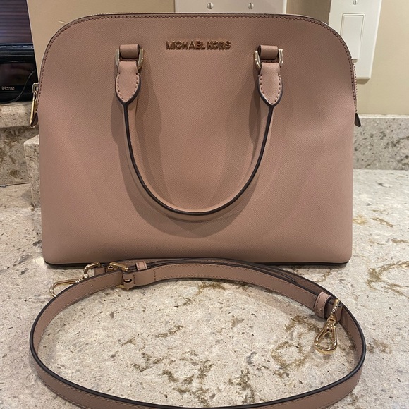 Michael Kors Handbags - Michael Kors purse